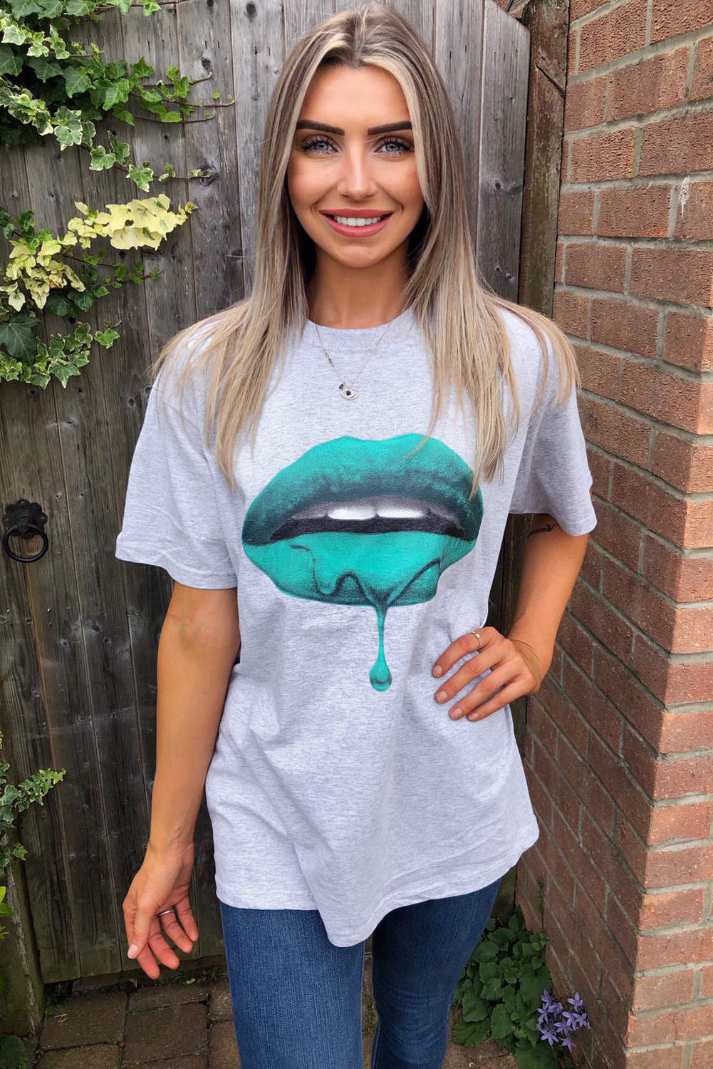 Grey Green Lips T-Shirt - Swimclubus